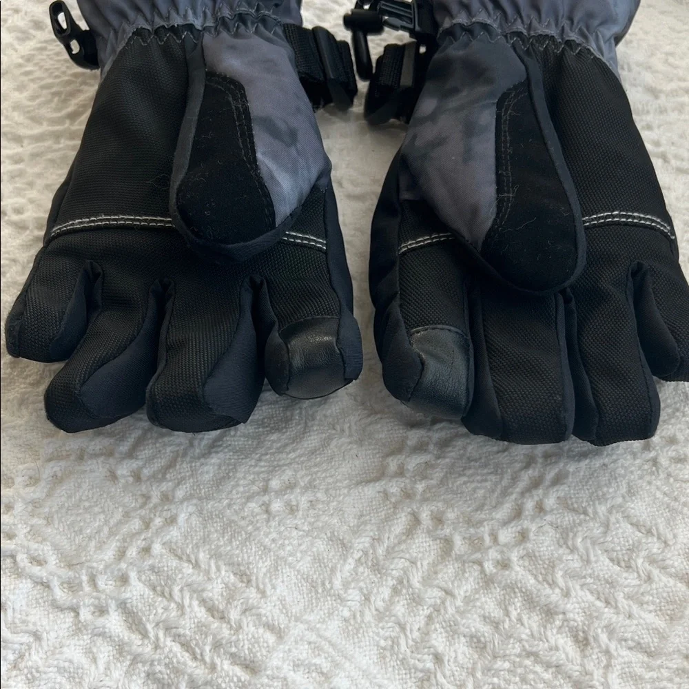 Quiksilver Kids Charcoal and Black Ski/Winter Gloves